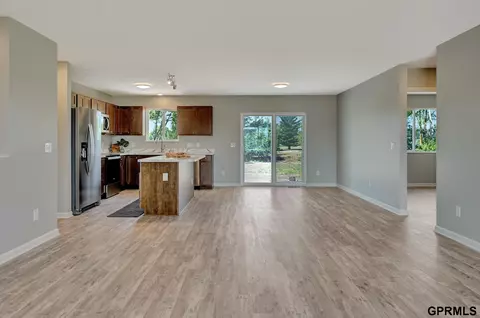 802 Sunridge Dr, Beatrice, NE 68310 photo 18