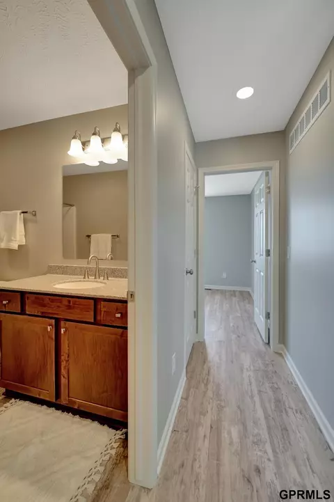 802 Sunridge Dr, Beatrice, NE 68310 photo 48