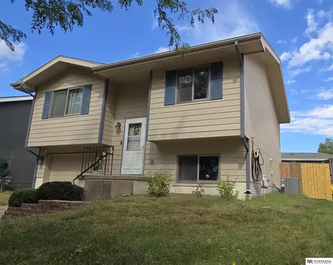 5100 W Partridge Ln, Lincoln, NE 68528
