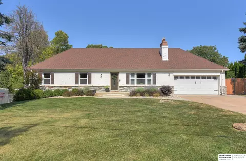 211 Bellevue Blvd N, Bellevue, NE 68005