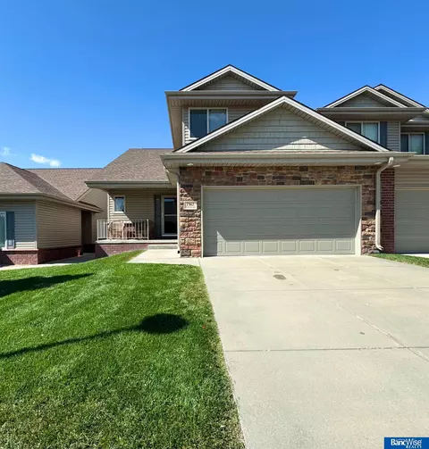 7917 Palmilla Ln, Lincoln, NE 68516