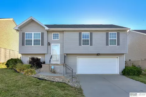 6959 N 89 St, Omaha, NE 68122