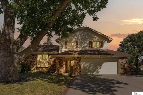 14918 Paul Plz, Omaha, NE 68154