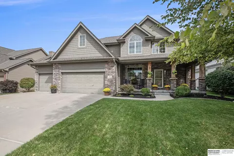 705 S 196th Ave, Omaha, NE 68022