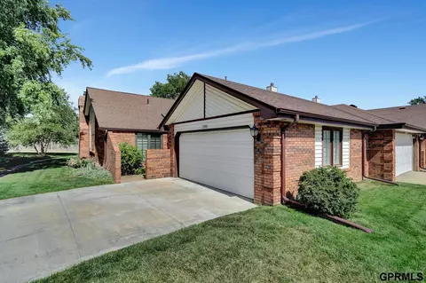 2900 Londonshire Ct, Lincoln, NE 68516