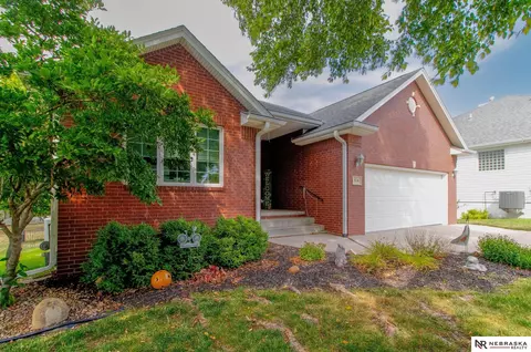 3716 Savannah Cir, Lincoln, NE 68516