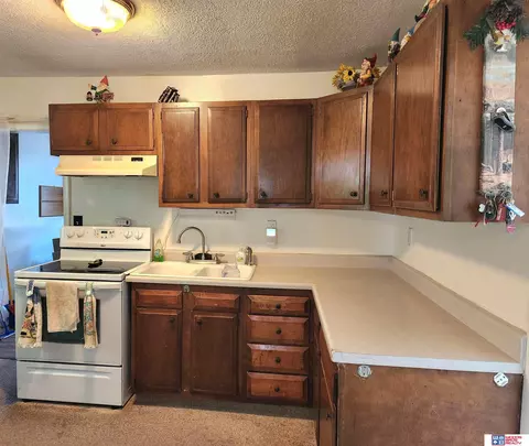 1016 N 2nd St, Beatrice, NE 68310 photo 3