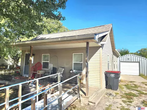 1016 N 2nd St, Beatrice, NE 68310 photo 2