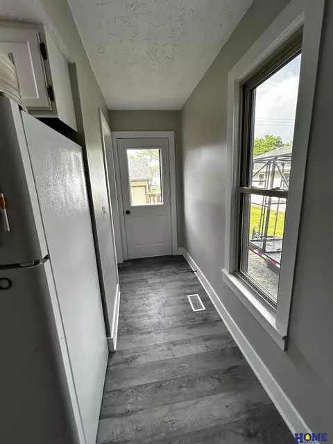 907 Bell St, Beatrice, NE 68310 photo 9