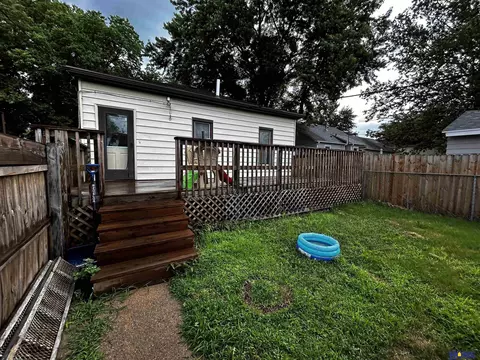 907 Bell St, Beatrice, NE 68310 photo 11