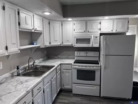 907 Bell St, Beatrice, NE 68310 photo 5