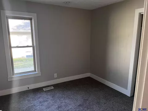 907 Bell St, Beatrice, NE 68310 photo 6