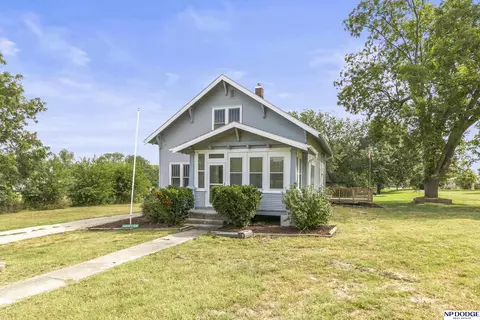 2438 Fontanelle Blvd, Blair, NE 68008