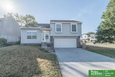 7885 Redick Ave, Omaha, NE 68122