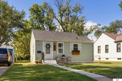 2708 Jefferson St, Bellevue, NE 68005
