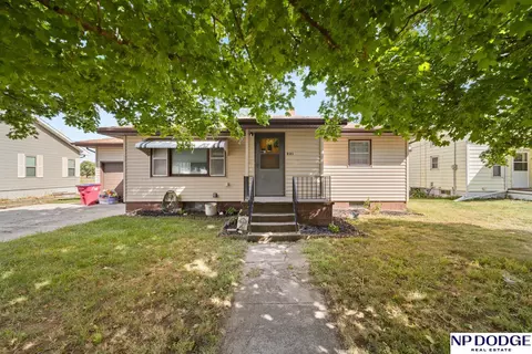 221 N 5th St, Howells, NE 68641