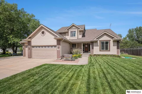 620 Shorewood Ln, Waterloo, NE 68069