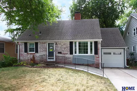 5445 Walker Ave, Lincoln, NE 68504