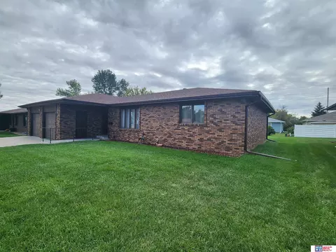2007 Jackson St, Beatrice, NE 68310 photo 2