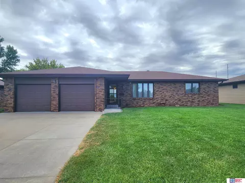2007 Jackson St, Beatrice, NE 68310