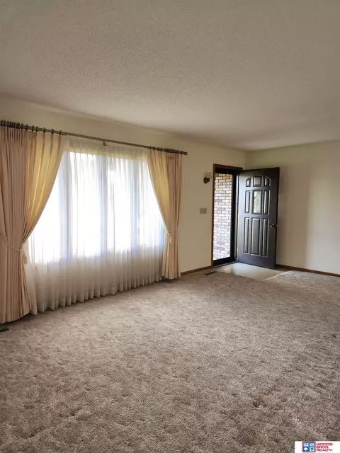 2007 Jackson St, Beatrice, NE 68310 photo 3