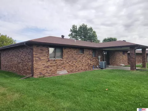2007 Jackson St, Beatrice, NE 68310 photo 8