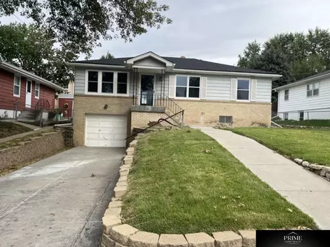 7219 S 40th St, Bellevue, NE 68147