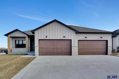 632 S 88th St, Lincoln, NE 68520