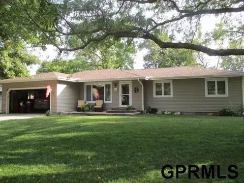 1002 20th St, Fairbury, NE 68352