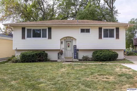8105 Valley Rd, La Vista, NE 68128