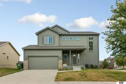 8537 S 68th Cir, Papillion, NE 68133
