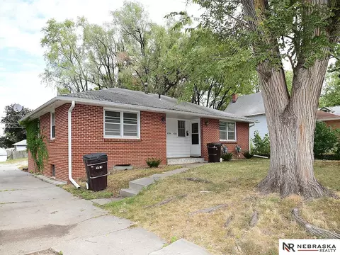 4320 M St, Lincoln, NE 68510