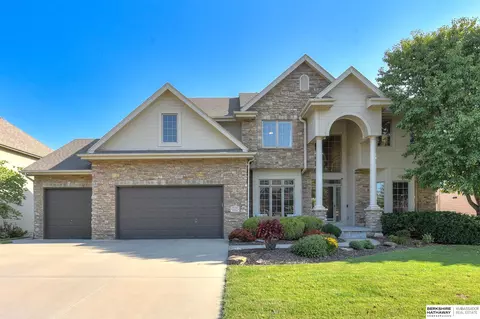 19360 Woolworth Ave, Omaha, NE 68130