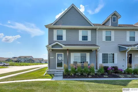 2206 N Aaron Way, Fremont, NE 68025