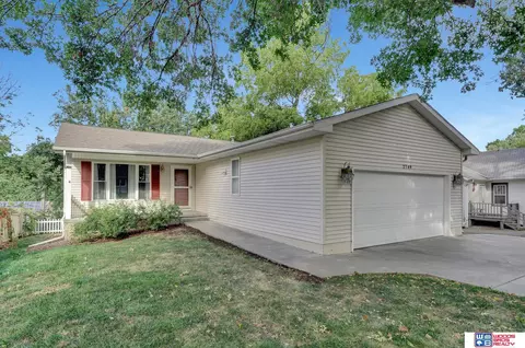 2749 S 38th St, Lincoln, NE 68506