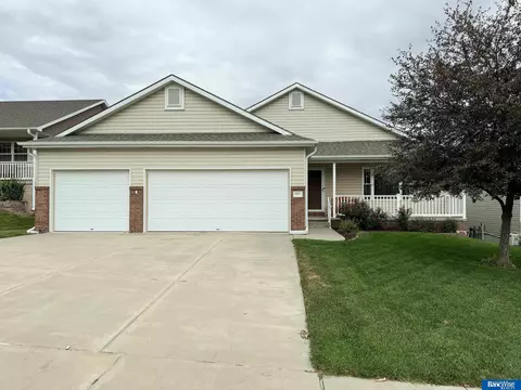 8800 Colby St, Lincoln, NE 68505