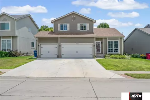 18641 Anne St, Omaha, NE 68135