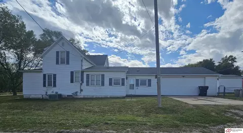 601 S 4th St, Beatrice, NE 68310 photo 4