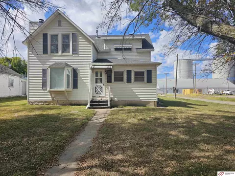 601 S 4th St, Beatrice, NE 68310 photo 2