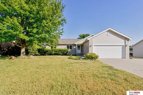 3528 Hartley Cir, Lincoln, NE 68521