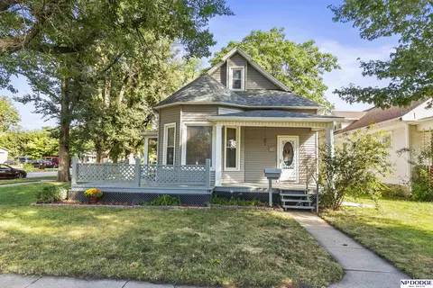 708 E 2nd St, Fremont, NE 68025