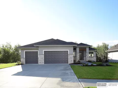 9909 S 184th St, Omaha, NE 68136