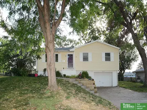 12118 Orchard Ave, Omaha, NE 68137