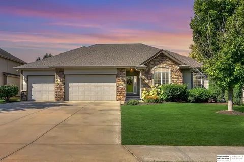 12434 S 81st Ave, Papillion, NE 68046