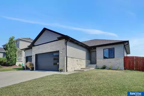 9210 S 74th St, Lincoln, NE 68516