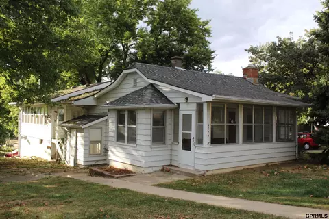 3722 N 61 St, Omaha, NE 68104
