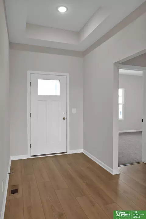 17612 Willit St, Bennington, NE 68007 photo 2