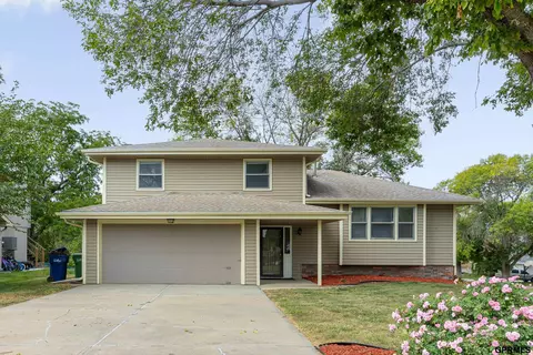 13002 S 35th St, Bellevue, NE 68123