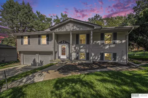 2923 S 112 St, Omaha, NE 68144