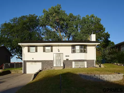 3208 S 138 St, Omaha, NE 68144